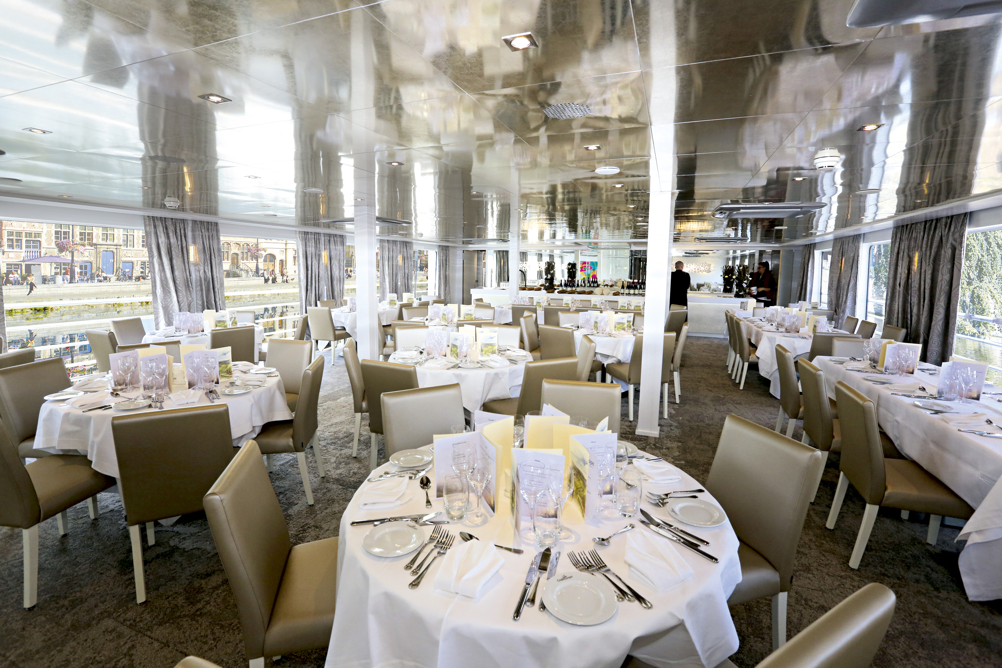 CroisiEurope MS Lafayette Restaurant 3.jpg